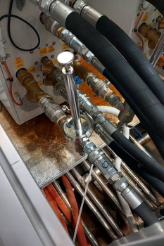 Filtro magnético de flujo MSP-MC – protección del molde en una planta de inyección de piezas de automoción