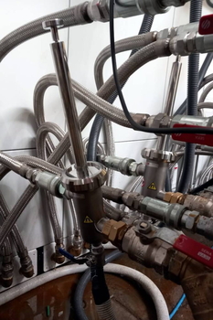 Filtro magnético de flujo MSP-MC – protección del molde en una planta de inyección de piezas de automoción