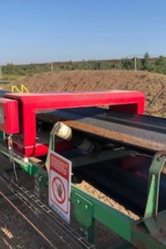 Detector de metales en forma de túnel METRON 05 D – protección de la trituradora de piedra caliza
