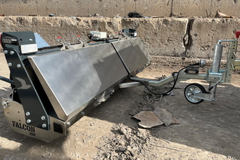 Escoba magnética MS 2000 FALCON – limpieza de impurezas metálicas en el recinto de la planta de cemento