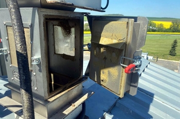 Farol magnético de placa ML 250 N – separación de metales de una mezcla de pienso granulado