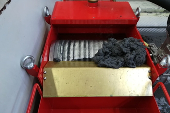 Separador magnético rotativo MVS – limpieza de la emulsión de refrigeración en una máquina herramienta en la industria mecánica