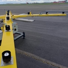 Cruz luminosa móvil para señalizar el cierre de la pista del aeropuerto