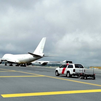 Escoba magnética MS 2000 FALCON para aeropuertos y superficies no pavimentadas