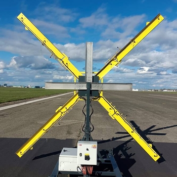 Cruz luminosa móvil FIREFLY 4 para señalizar el cierre de la pista del aeropuerto